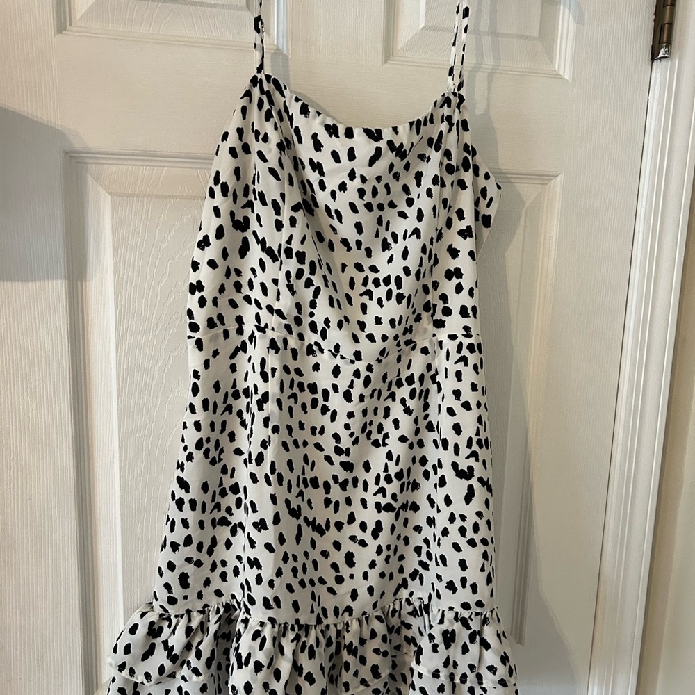 Cute black and white mini dress!